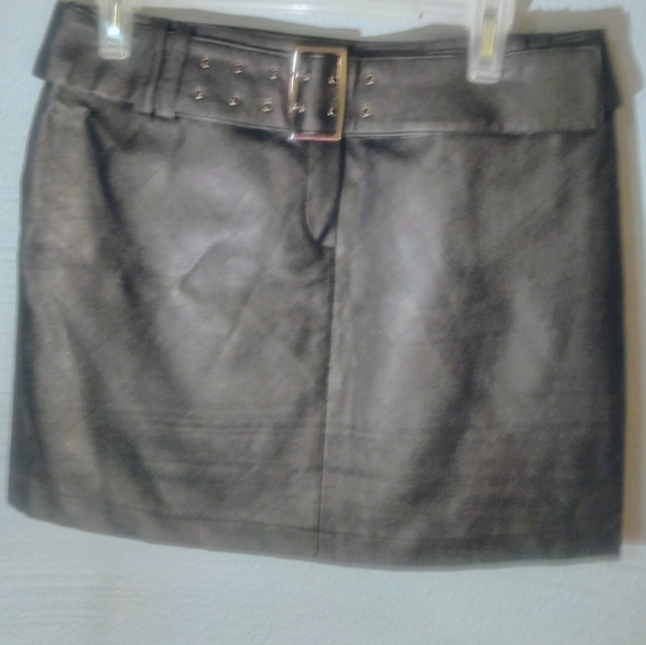XXI Faux Leather Skirt (size L) - Picture 3 of 4
